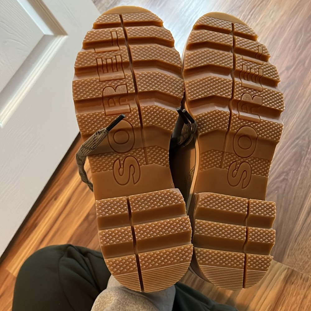 NWOT Sorel Waterproof Hiking Boot - Picture 3 of 6